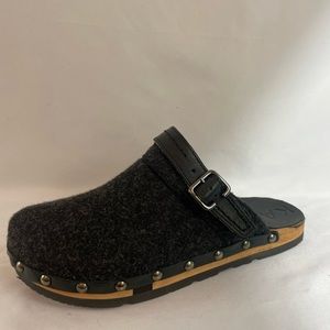 kalso brand new wool clogs